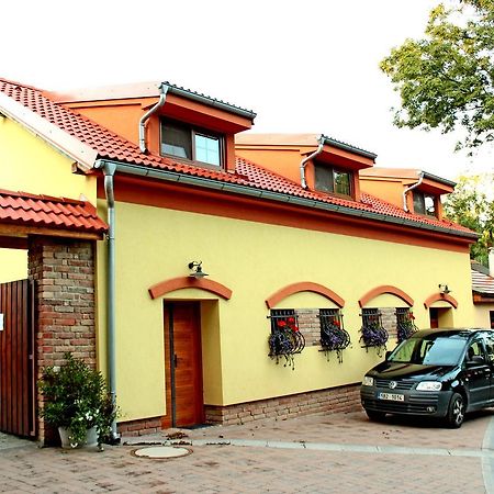 Vinny Sklep U Muhlbergeru Jaroslavice  Exterior foto