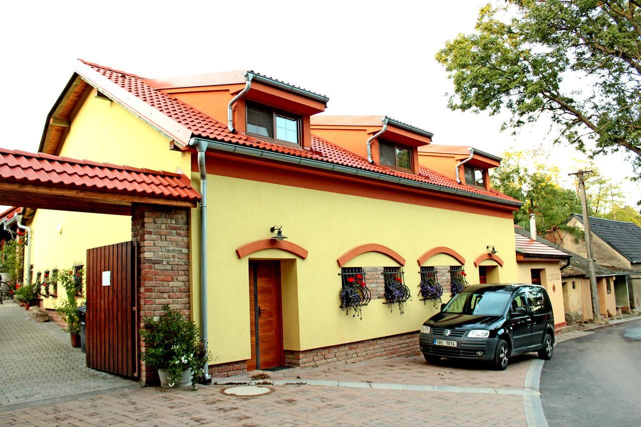 Vinny Sklep U Muhlbergeru Jaroslavice  Exterior foto